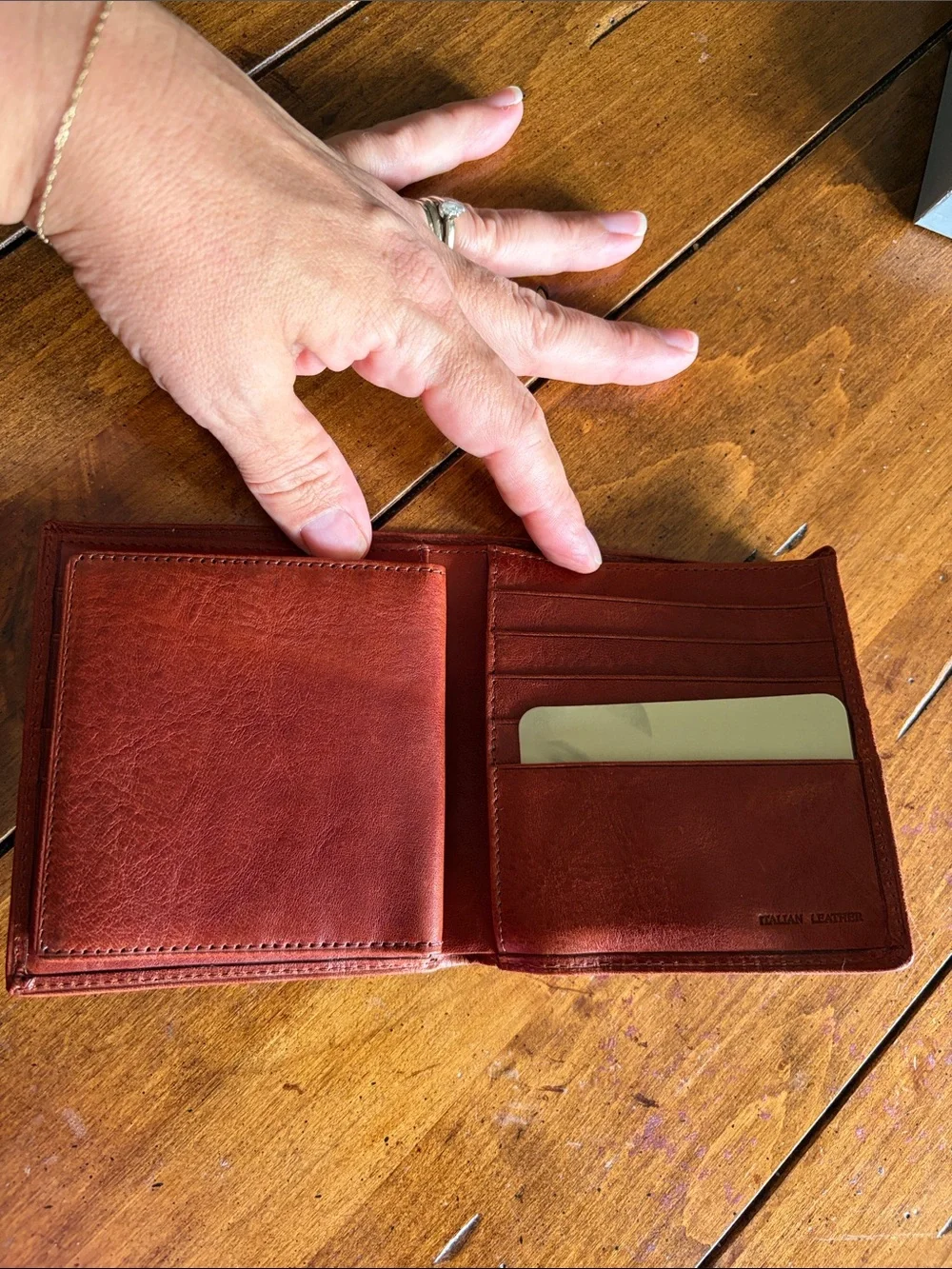 Wilson’s Leather Men's Leather Bi-Fold Wallet - Brown New in Box